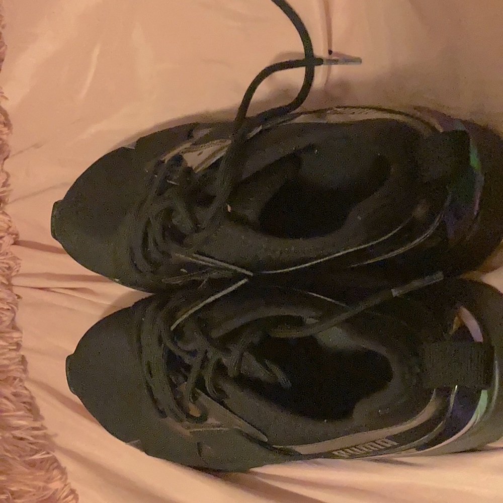 Women’s pumas